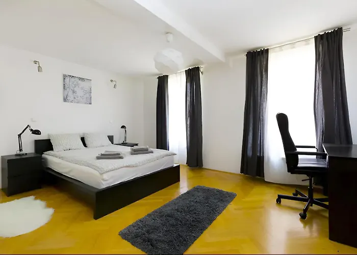 Damati Kft Liszt Ferenc Ter Inner Flat Apartment Budapest